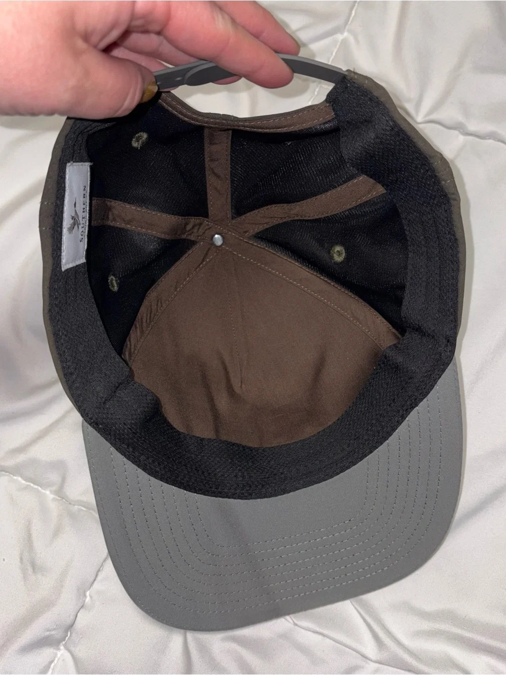 Southern String Co Men's Two-Tone Gray Trucker Hat with Embroidered Duck Accent